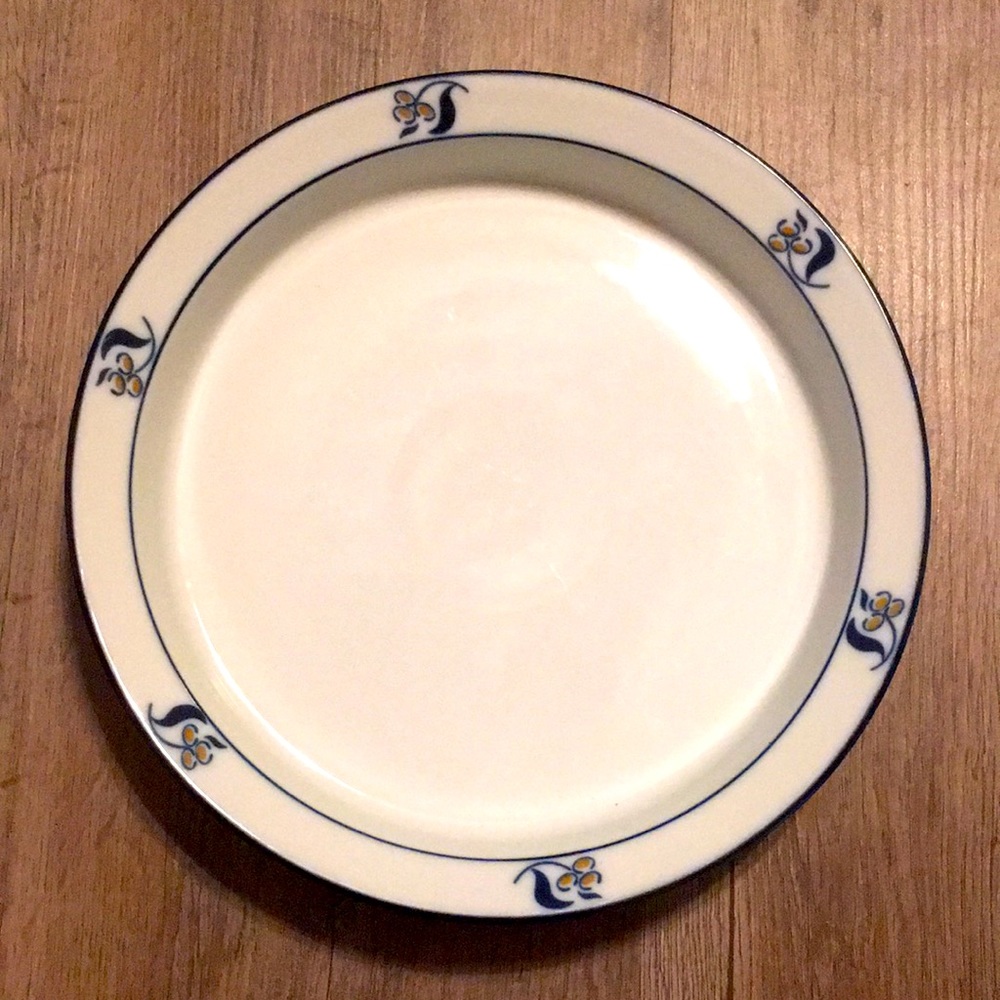 Vintage Quiche plate, retired pattern Dan14